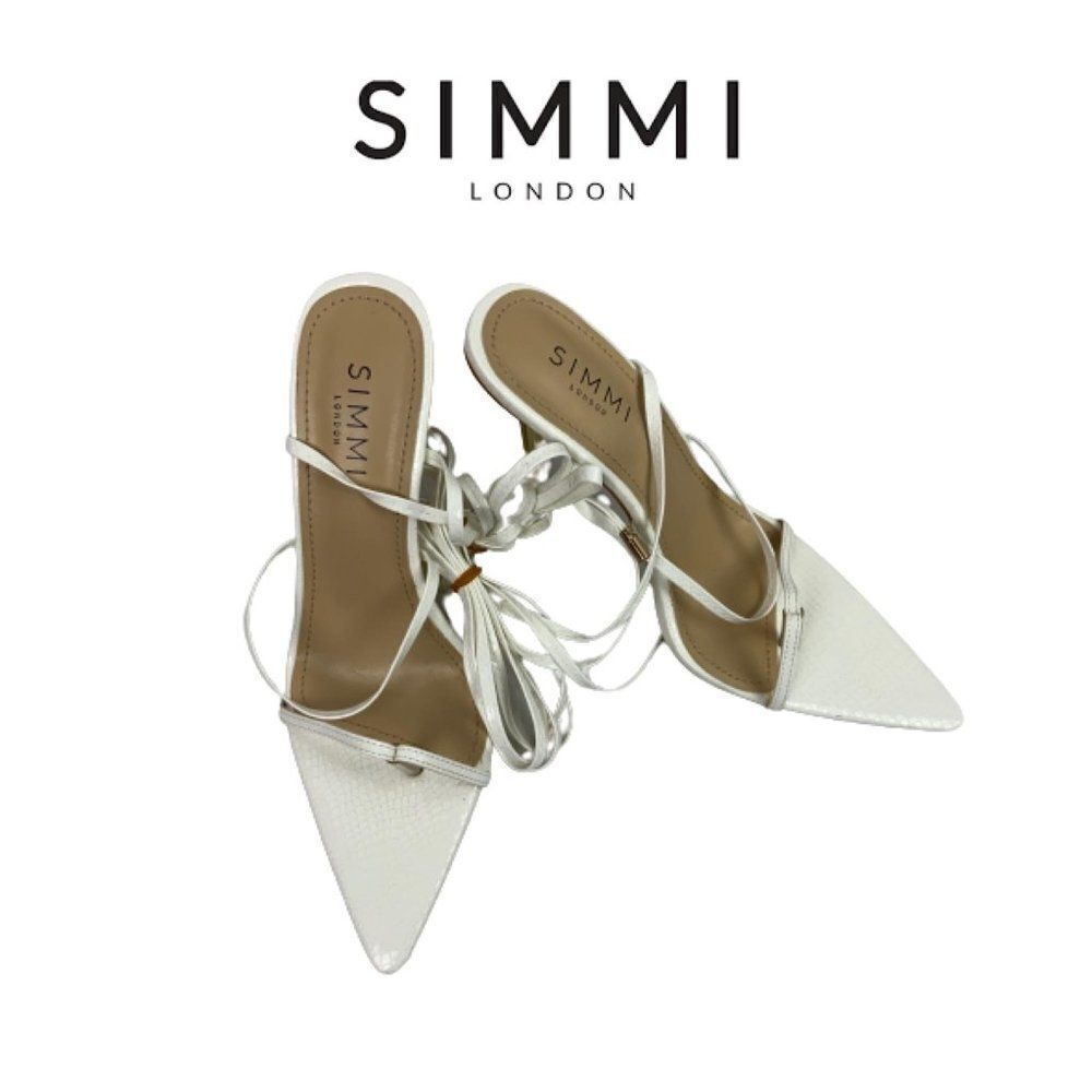 SimmI I White Lace Up sandals. Sz 7